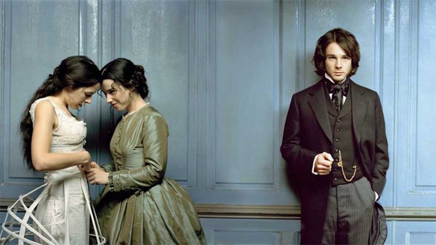 Sally Hawkins et Elaine Cassidy dans Fingersmith mini-série lesbienne de 2005