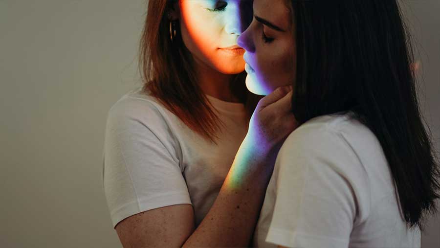 Tomber amoureuse d’une femme hétéro quand on est lesbienne