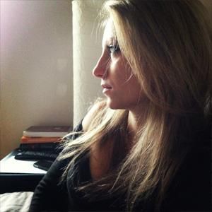 Portrait de Melina Dicci, romancière de littérature lesbienne francophone