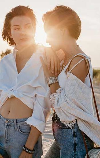 Couples lesbiens emblématiques de la fiction : les préférés des lectrices