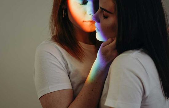 Tomber amoureuse d’une femme hétéro quand on est lesbienne