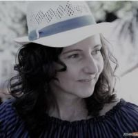 Julie Lezzie 300x300 D03872b1